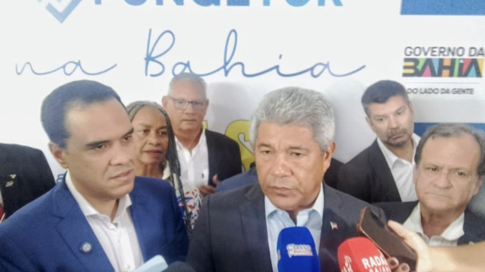 “A senhora teve um surto”, diz Jerônimo sobre manifestante que criticou Wagner e o PT