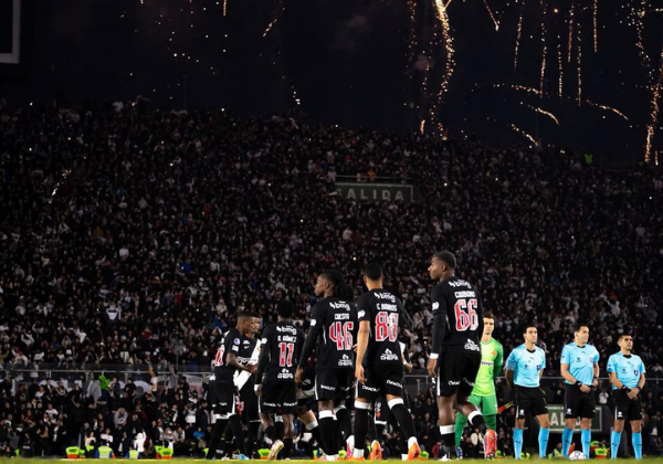 Vasco x Vitória tem ingressos esgotados para duelo da Copa do Brasil