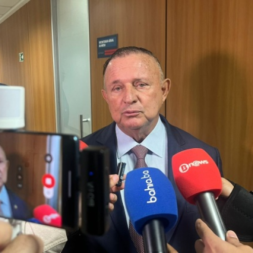 Deputado estadual dispara críticas contra ex-prefeito do sertão baiano